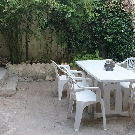 Maison Et D'anatole France Proche Centre-ville, Universite - Chu, Patinoire Et Futuroscope *