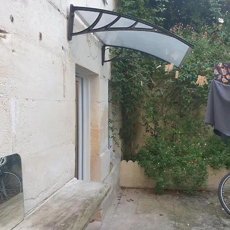 Meublés Anatole France Proche Centre Ville, Futuroscope Et Technopole *