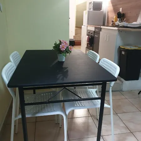 Maison Et D'anatole France Proche Centre-ville, Universite - Chu, Patinoire Et Futuroscope Lägenhet