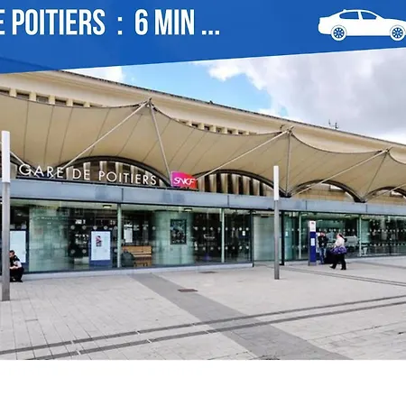 Maison Et D'anatole France Proche Centre-ville, Universite - Chu, Patinoire Et Futuroscope *