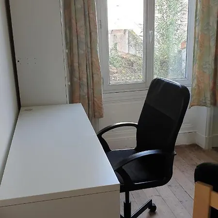 Maison Et D'anatole France Proche Centre-ville, Universite - Chu, Patinoire Et Futuroscope Lägenhet *