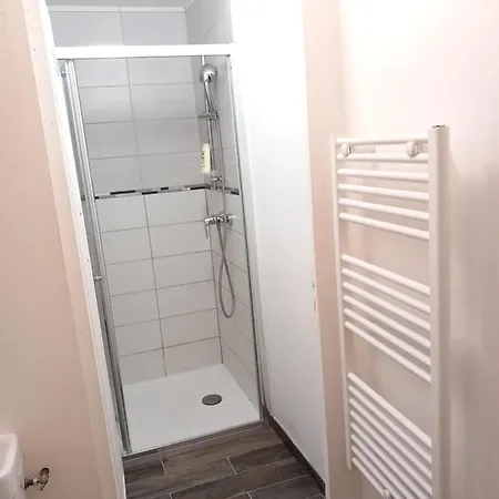 Apartamento Meublés Anatole France Proche Centre Ville, Futuroscope Et Technopole *