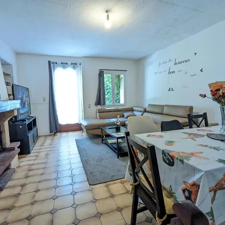 Meublés Anatole France Proche Centre Ville, Futuroscope Et Technopole *