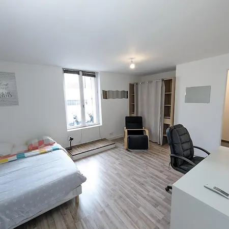 Meublés Anatole France Proche Centre Ville, Futuroscope Et Technopole Poitiers