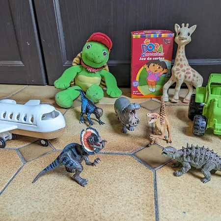 Meublés Anatole France Proche Centre Ville, Futuroscope Et Technopole *