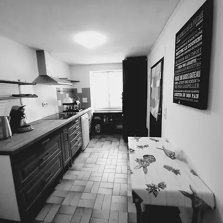 Maison Et D'anatole France Proche Centre-ville, Universite - Chu, Patinoire Et Futuroscope Lägenhet *