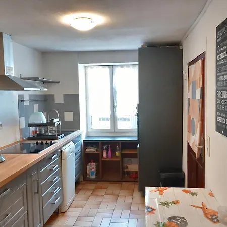 Maison Et D'anatole France Proche Centre-ville, Universite - Chu, Patinoire Et Futuroscope *