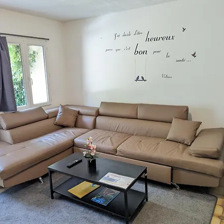 Meublés Anatole France Proche Centre Ville, Futuroscope Et Technopole