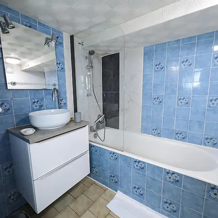 Maison Et D'anatole France Proche Centre-ville, Universite - Chu, Patinoire Et Futuroscope Lägenhet