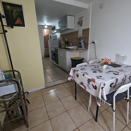 Apartamento Meublés Anatole France Proche Centre Ville, Futuroscope Et Technopole