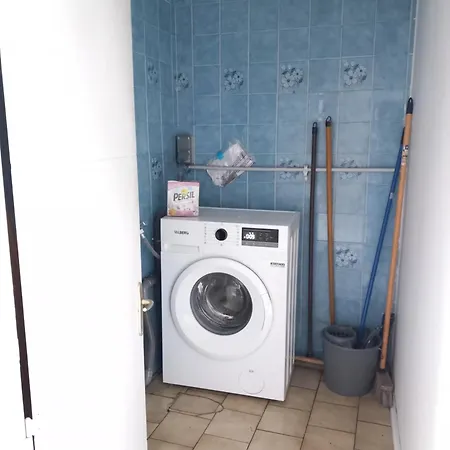 Lägenhet Maison Et D'anatole France Proche Centre-ville, Universite - Chu, Patinoire Et Futuroscope *