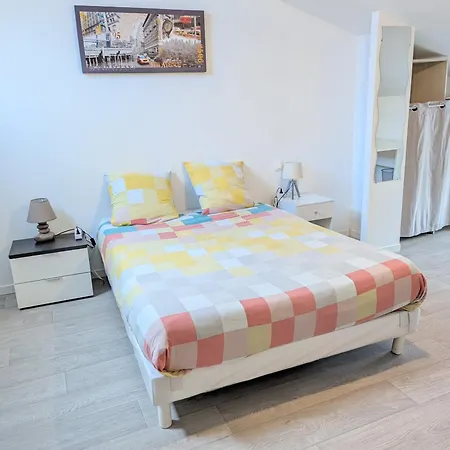 Maison Et D'anatole France Proche Centre-ville, Universite - Chu, Patinoire Et Futuroscope Lägenhet *