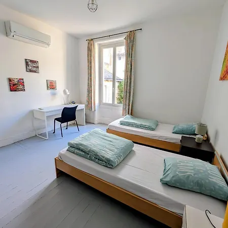 Apartmán Maison Et D'anatole France Proche Centre-ville, Universite - Chu, Patinoire Et Futuroscope *