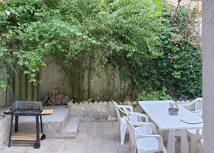 Maison Et D'anatole France Proche Centre-ville, Universite - Chu, Patinoire Et Futuroscope *