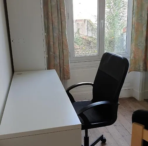 Maison Et D'anatole France Proche Centre-ville, Universite - Chu, Patinoire Et Futuroscope Apartmán *