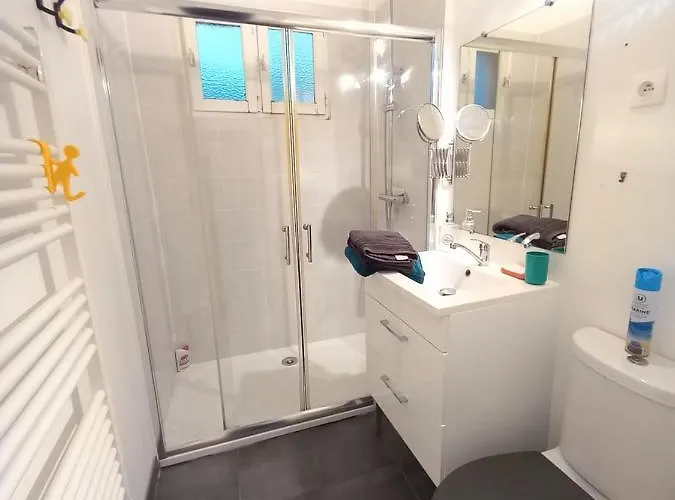 Maison Et D'anatole France Proche Centre-ville, Universite - Chu, Patinoire Et Futuroscope * Poitiers