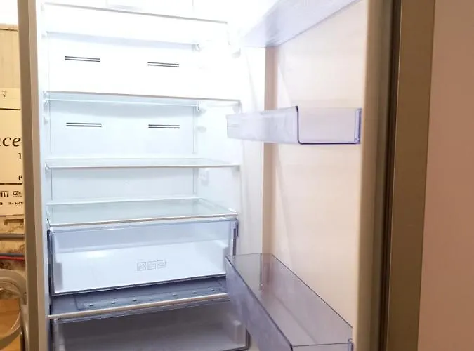 Maison Et D'anatole France Proche Centre-ville, Universite - Chu, Patinoire Et Futuroscope *