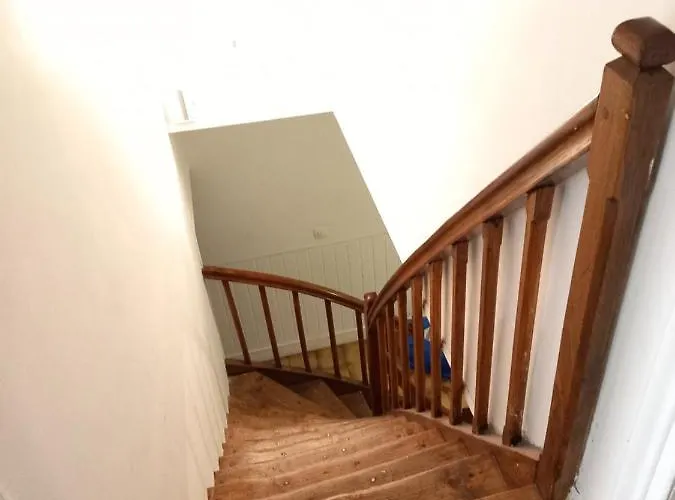 Apartment Maison Et D'anatole France Proche Centre-ville, Universite - Chu, Patinoire Et Futuroscope *