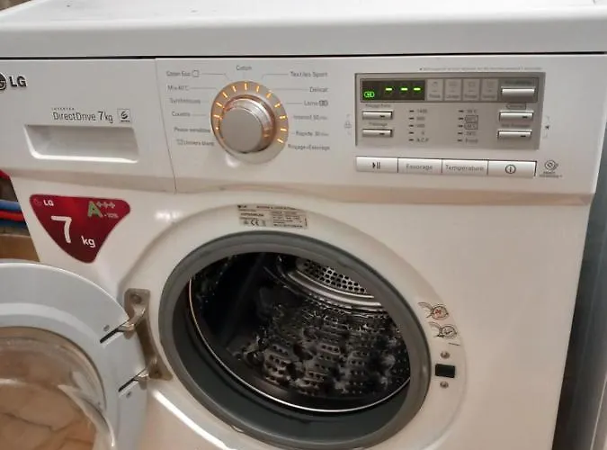 Apartment Maison Et D'anatole France Proche Centre-ville, Universite - Chu, Patinoire Et Futuroscope Poitiers