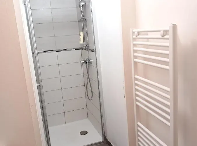 Apartmán Maison Et D'anatole France Proche Centre-ville, Universite - Chu, Patinoire Et Futuroscope *