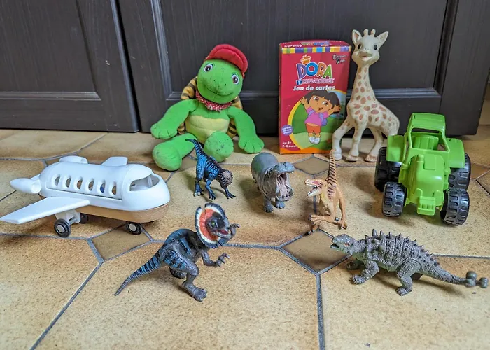 Maison Et D'anatole France Proche Centre-ville, Universite - Chu, Patinoire Et Futuroscope *