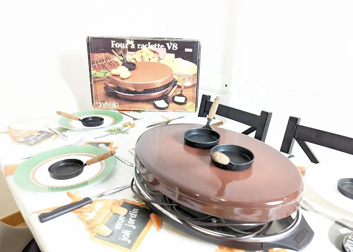 Apartment Maison Et D'anatole France Proche Centre-ville, Universite - Chu, Patinoire Et Futuroscope Poitiers