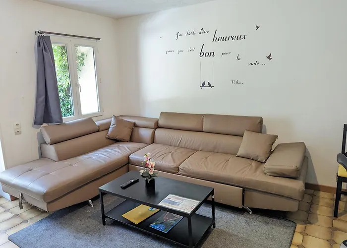 Maison Et D'anatole France Proche Centre-ville, Universite - Chu, Patinoire Et Futuroscope