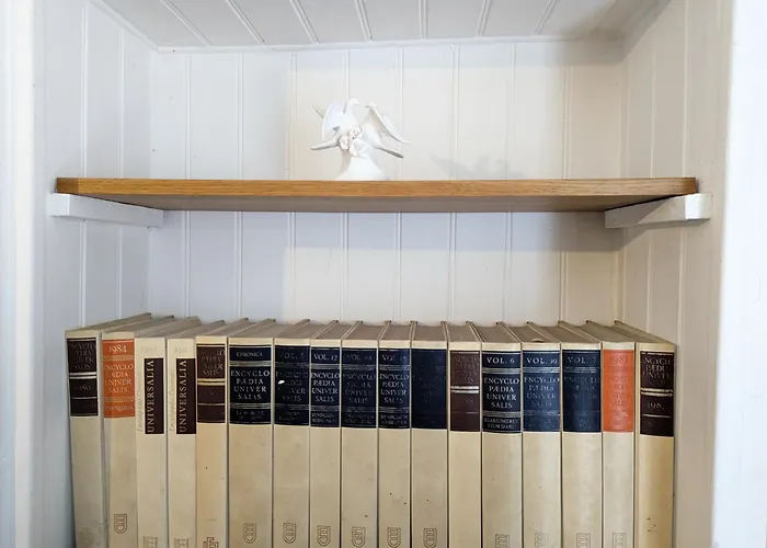 Apartment Maison Et D'anatole France Proche Centre-ville, Universite - Chu, Patinoire Et Futuroscope *