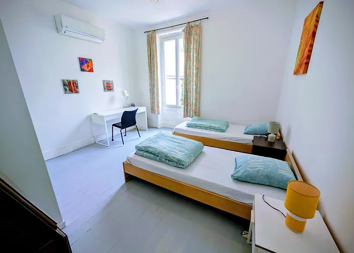 Maison Et D'anatole France Proche Centre-ville, Universite - Chu, Patinoire Et Futuroscope Apartment Poitiers